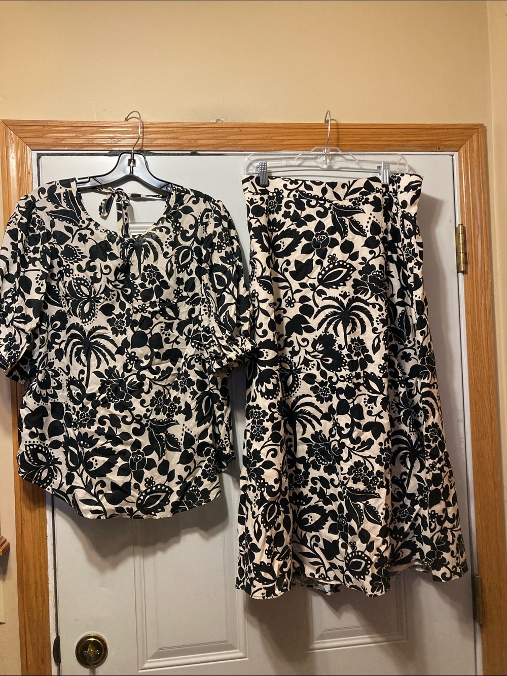 Black and‎ Cream Floral Two-Piece Set - Blouse & Skirt